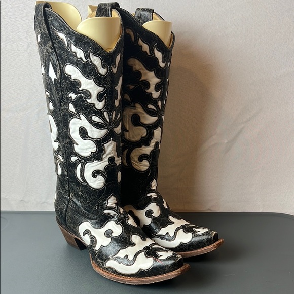 Corral Shoes - Corral Vintage Black Beetle and White Laser Inlay Western Boots A1965 Size 7M